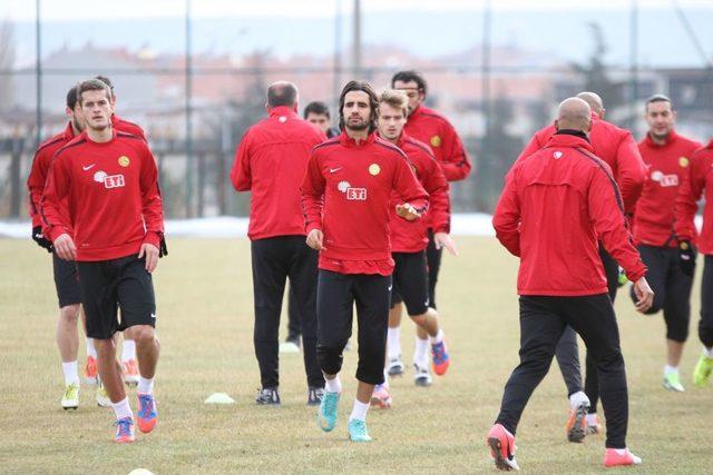 Eskişehirspor, Gençlerbirliği Maçından Puanla Dönmek Istiyor