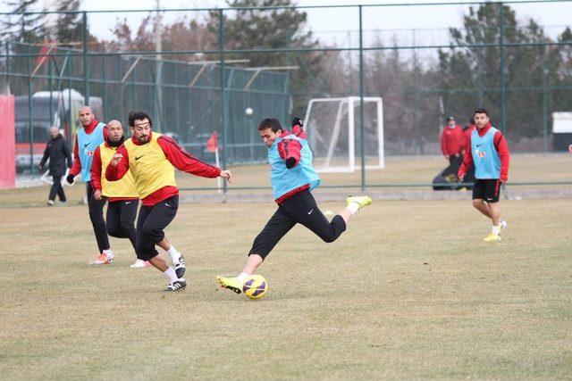 Eskişehirspor, Gençlerbirliği Maçından Puanla Dönmek Istiyor