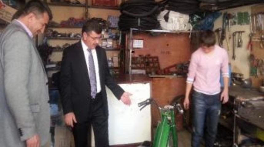 Başkan Akdoğan Esnafı Ziyaret Etti