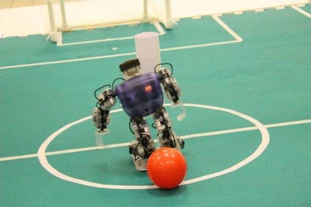 İzü Robogenç Yarışması'nda 2 Birincilik Kazandı