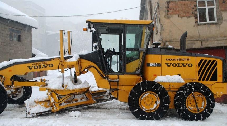 Hakkari'de 38 K&ouml;yle Ulaşım Sağlanamıyor