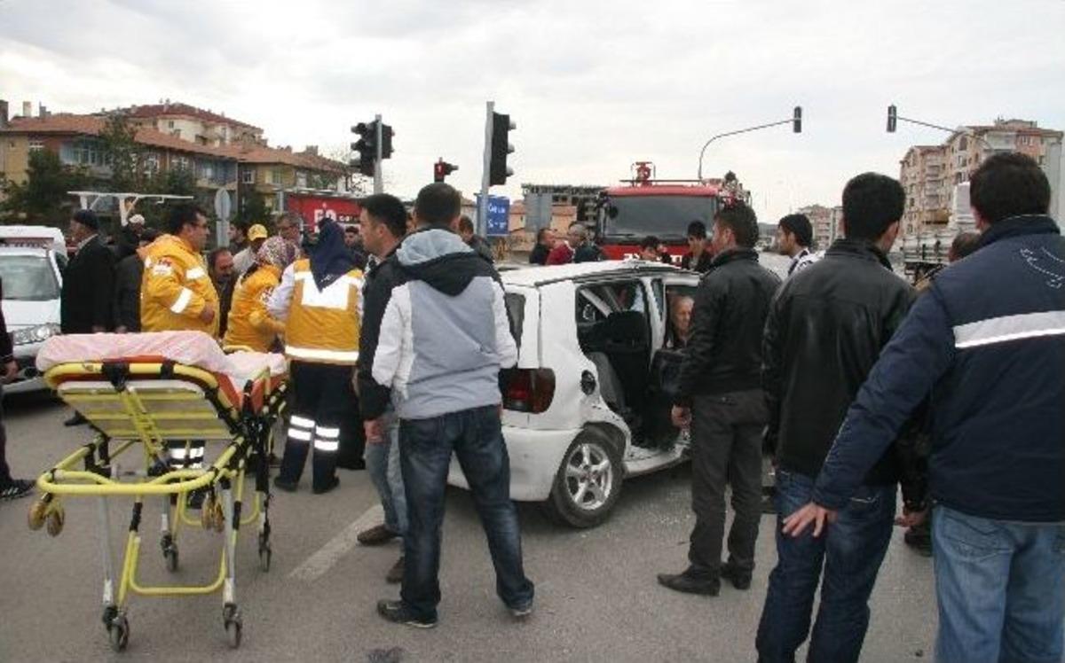 Sungurlu&rsquo;da Trafik Kazası: 1 &Ouml;l&uuml;, 7 Yaralı