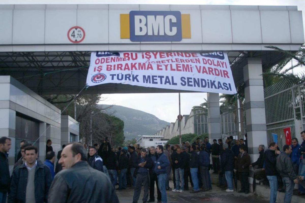 Kirpi'yi &Uuml;reten BMC Iş&ccedil;ileri, Maaş Alamadıkları I&ccedil;in Tabutlu Eylem Yaptı