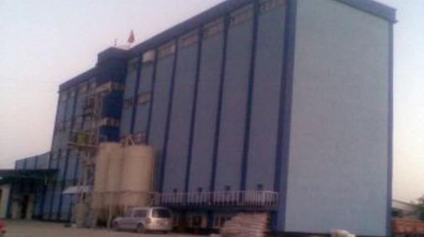 Fabrikanın Kasasından Ziynet, Para, &Ccedil;ek Ve Senet &Ccedil;aldılar