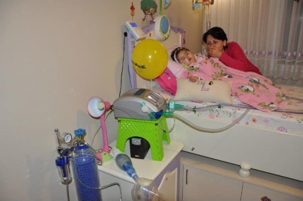 Minik Elif Ece Hayata Tutunmaya Devam Ediyor