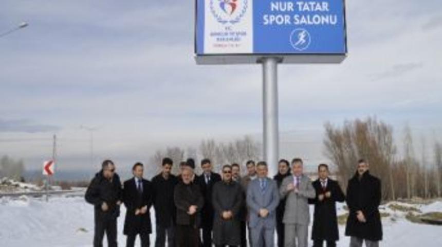 Ak Partili Aras, Nur Tatar Kapalı Spor Salonu İnşaatında İnceleme Yaptı