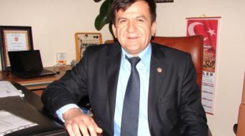 &Ccedil;al &Ccedil;ift&ccedil;isi Dondan Kuruyan Bağları I&ccedil;in Yardım Bekliyor