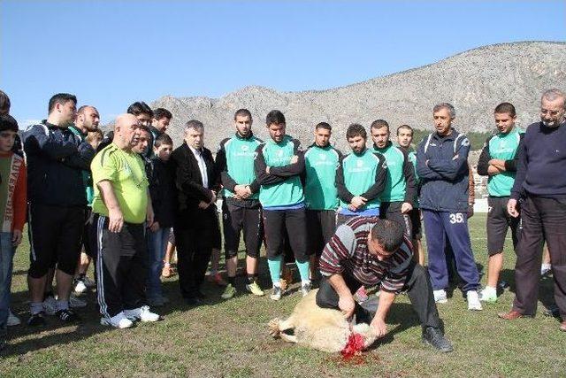 Taraftarlar Kurban Kesti 2