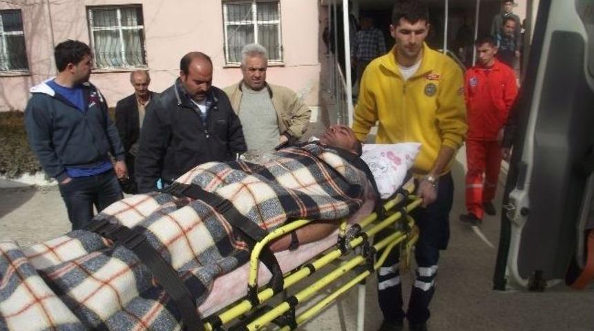 Oğlunu Tabancayla Vurarak Yaraladı