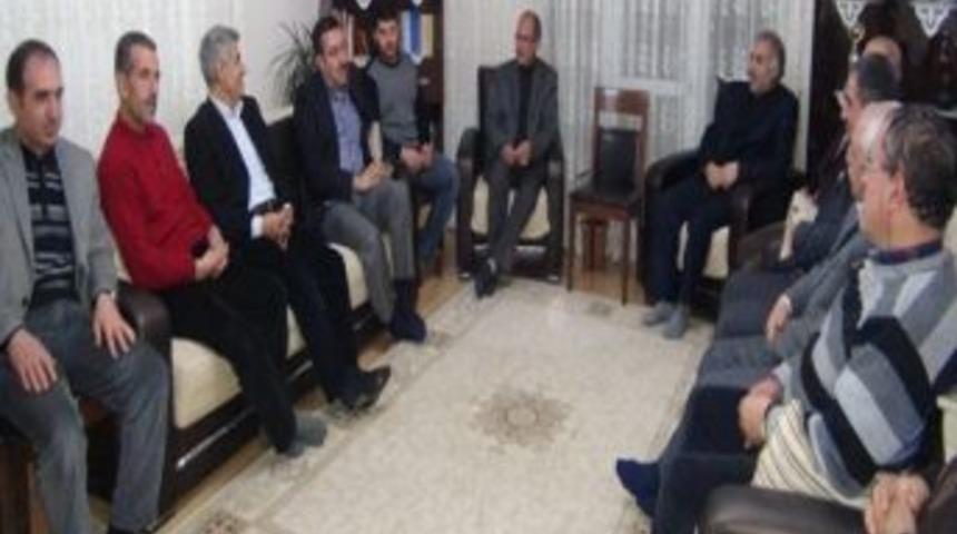 Ak Parti İl Teşkilatı, Mahalle Başkanlarıyla Toplantı Yaptı