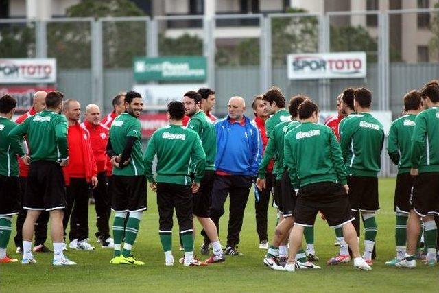 Hikmet Karaman Bursaspor’da İlk Antrenmanına Çıktı