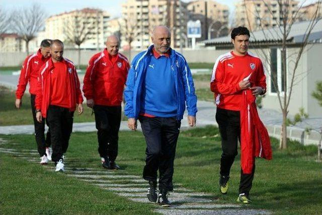 Hikmet Karaman Bursaspor’da İlk Antrenmanına Çıktı