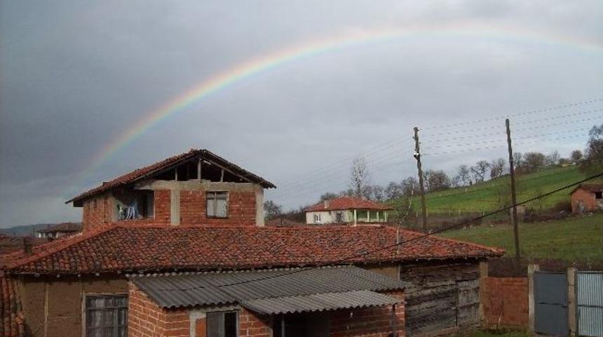 &Ccedil;an&rsquo;da Bir G&uuml;nde İki G&ouml;kkuşağı