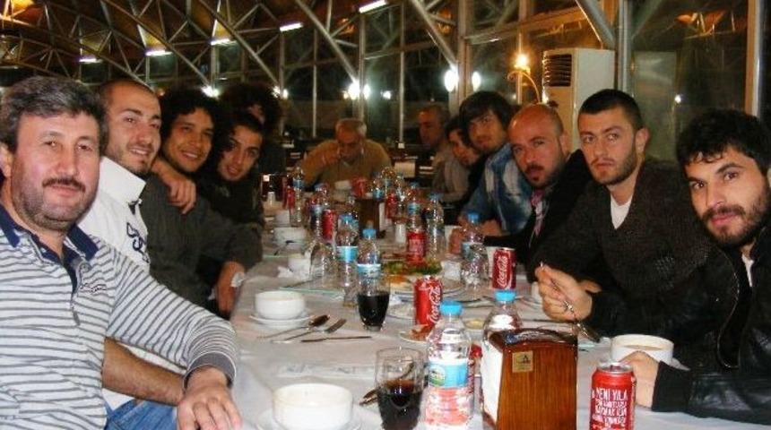 Alkış Kadayıf&rsquo;tan K&uuml;tahya Spora Moral Yemeği