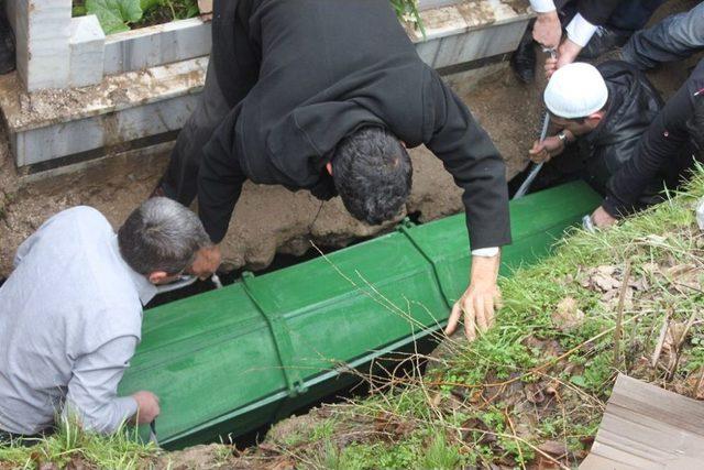 Cizreli Kanaat &Ouml;nderi Şeyh &Ouml;mer Zahid Toprağa Verildi 1