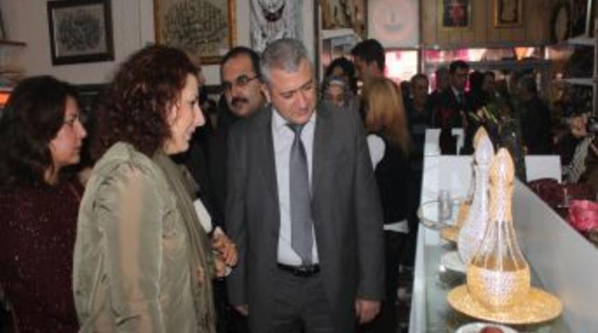 Birecik'te El Emeği G&ouml;z Nuru Eserler Artık Gelir Kapısı Oluyor
