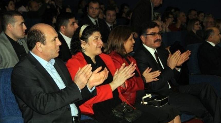 Atat&uuml;rk'&uuml;n Sevdiği Şarkılar Seslendirildi