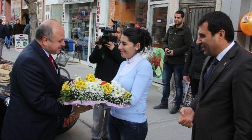Vali &Ccedil;akacak, Ak Parti Kırşehir İl Başkanlığını Ziyaret Etti