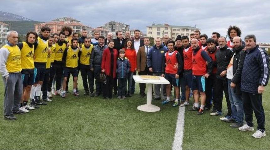 K&uuml;giad'tan K&uuml;tahyaspor'a Destek Ziyareti