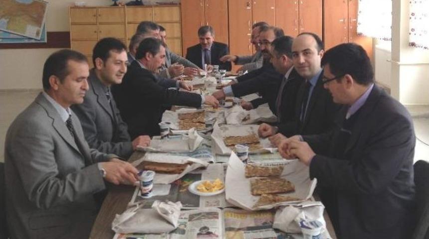 &Ccedil;i&ccedil;ekdağı&rsquo;nda M&uuml;d&uuml;rler Toplantısı Yapıldı