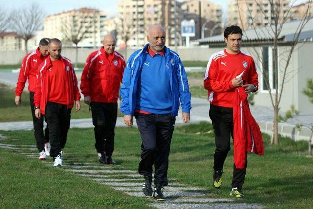 Hikmet Karaman, Bursaspor'un Başında Antrenmana Çıktı