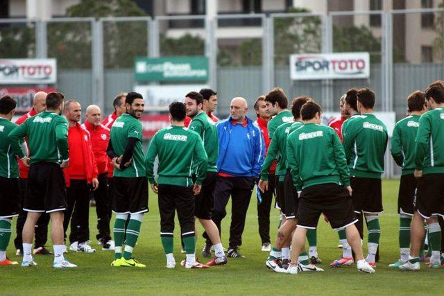 Hikmet Karaman, Bursaspor'un Başında Antrenmana Çıktı