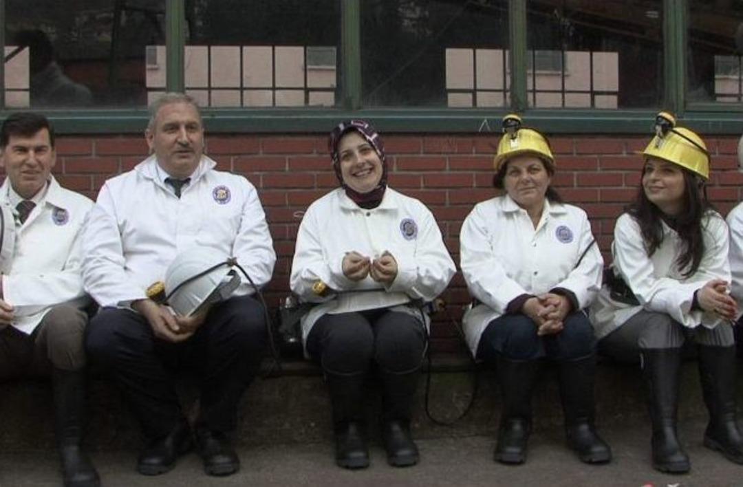 Vali Eşi, Maden Ocağına İndi