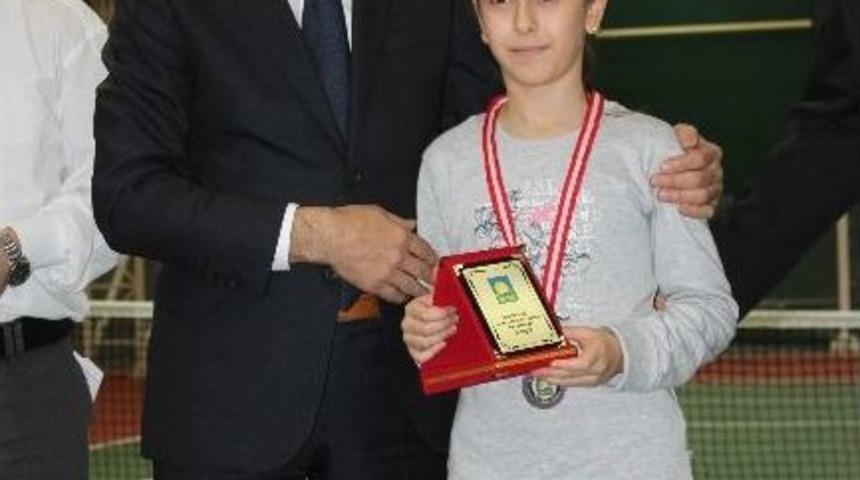 Serdivan&rsquo;da Tenis Turnuvası