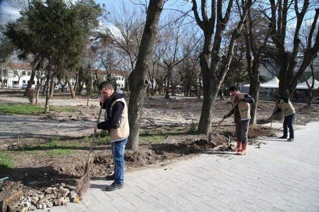 Şemsiyeli Park İçin Çalışma Başladı