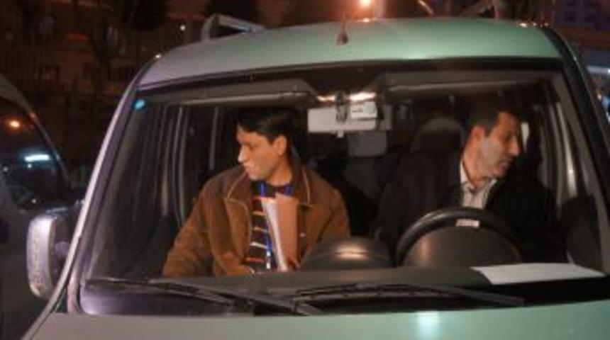 Ceza Infaz Kurumu Memurları Tahliye Kararını Bildirmek I&ccedil;in Hastaneye Geldi