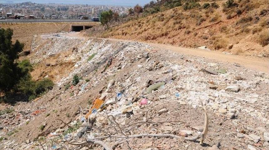 İzmir&rsquo;de Temizlik Seferberliği S&uuml;r&uuml;yor