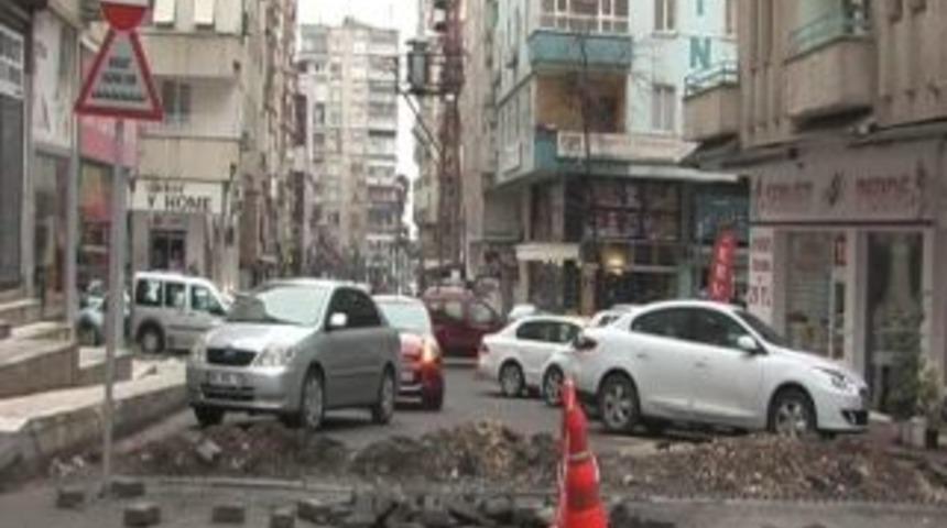 Bah&ccedil;elievler'de kapan uygulaması