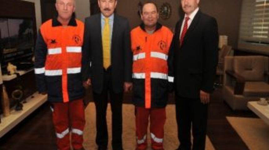 İzmit Belediyesinde Başarılı Personele Altın