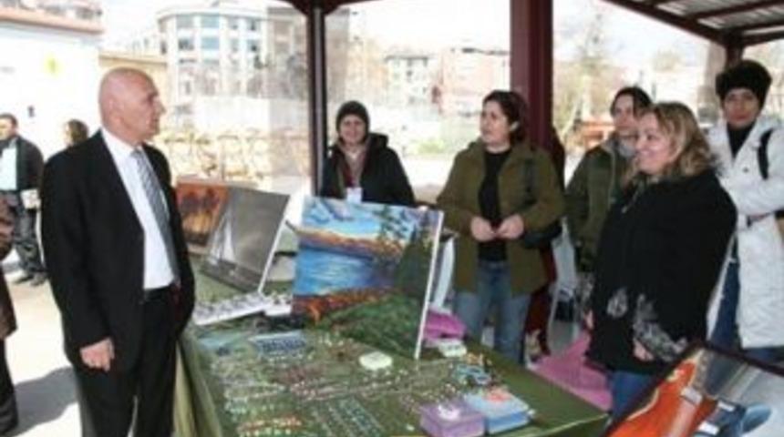 Kartallı kadınlar ayrıcalıklı