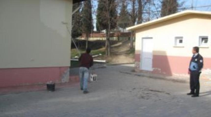 M&uuml;d&uuml;r, Atandığı Okulu Baştan Sona Yeniledi