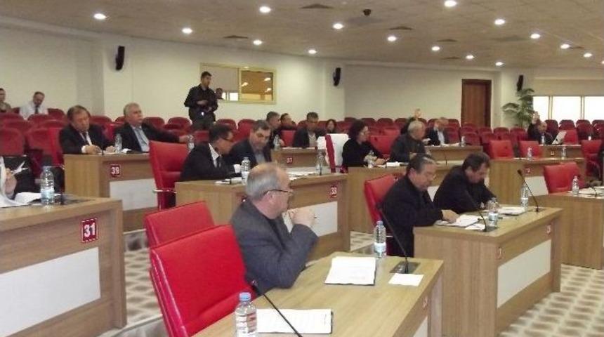 Belediye Meclisinde K&uuml;mes Tartışması