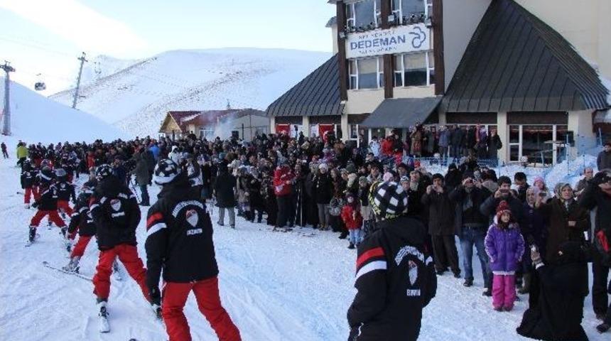 Paland&ouml;ken&rsquo;de &Ccedil;ocukların Kornişle Kayak Yapmaları Tarih Oldu
