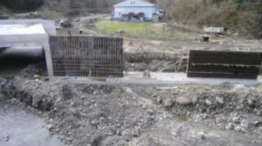 İnebolu&rsquo;da K&ouml;pr&uuml; &Ccedil;alışmaları Devam Ediyor