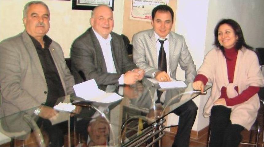 Ak Parti, Alaşehir'de Gitmedik K&ouml;y Ve Belde Bırakmadı