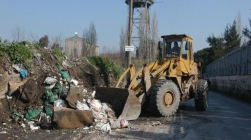 İzmir'in Sokaklarından &Uuml;&ccedil; Ayda Yaklaşık 5 Bin Kamyon Moloz Kaldırıldı