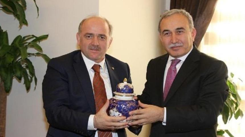 M&uuml;siad Y&ouml;netimi Vali B&uuml;y&uuml;k'&uuml; Ziyaret Etti