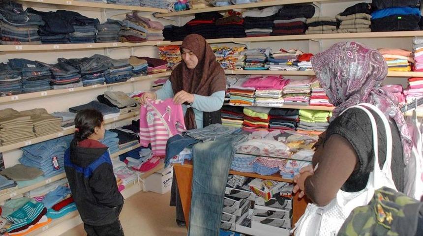 Kayseri Kimse Yok Mu Ihtiya&ccedil; Sahipleri I&ccedil;in Giyim Ve Gıda Mağazası A&ccedil;tı