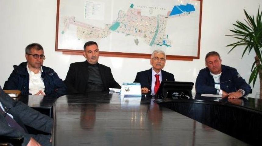 Salihli&rsquo;de Taraftar İle Belediye Arasında Gerginlik