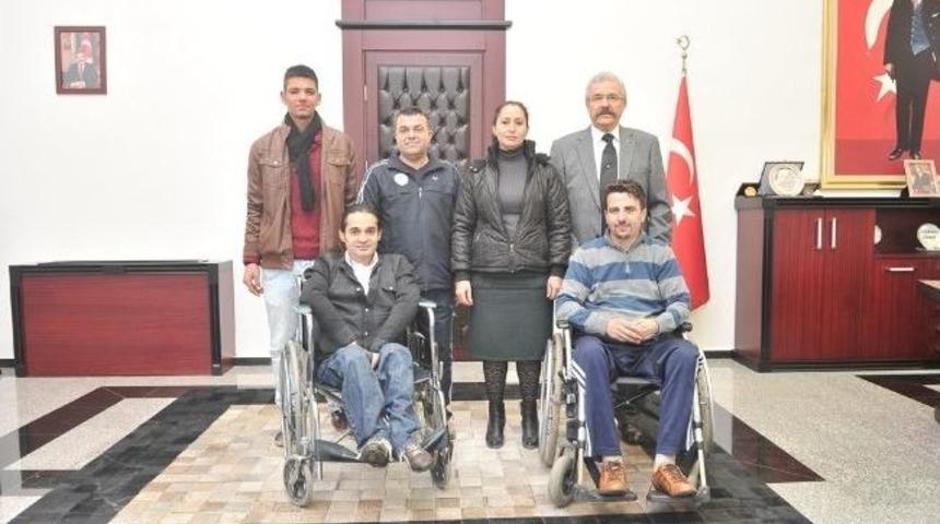 D&uuml;zi&ccedil;i Bedensel Engelliler Spor Kul&uuml;b&uuml;nden Cerrah'a Ziyaret