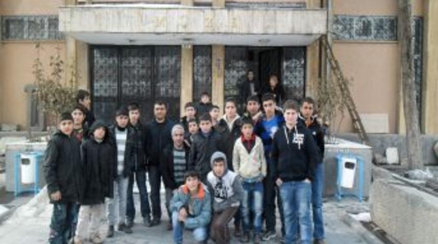 &Ccedil;OGEM, Başarılı &Ouml;ğrencileri Yarıyıl Kampına Aldı