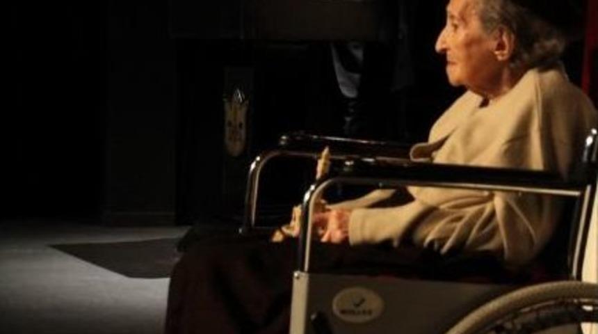 &Ccedil;oban Ateşi&rsquo; Belgeseli Konak Belediyesi&rsquo;nin Ev Sahipliğinde İzmirlilerle Buluştu