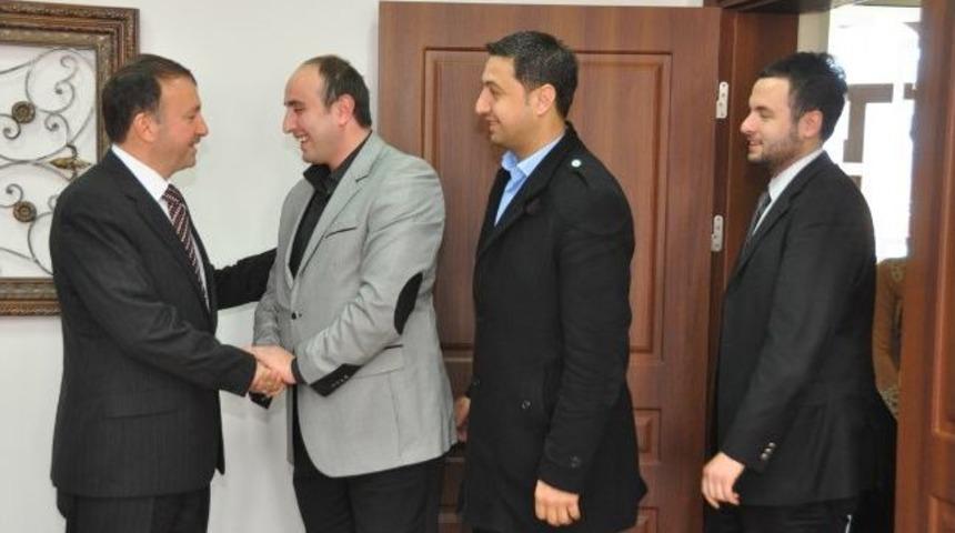 Ak Partili Gen&ccedil;lerden Başkan Karabalık&rsquo;a Ziyaret