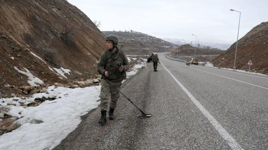 Tunceli'de Ş&uuml;pheli Paketten Mermi &Ccedil;ıktı