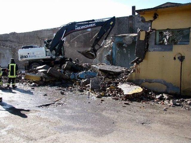 Eski Sanayi Sitesinde Yıkımlar Devam Ediyor