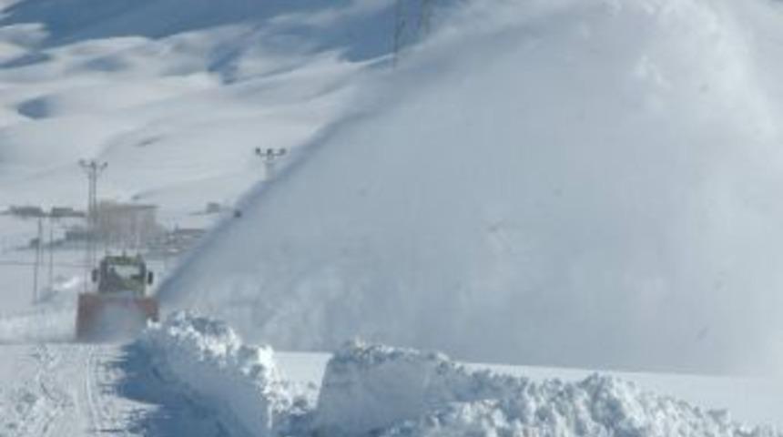 Van'da Karla M&uuml;cadele &Ccedil;alışması